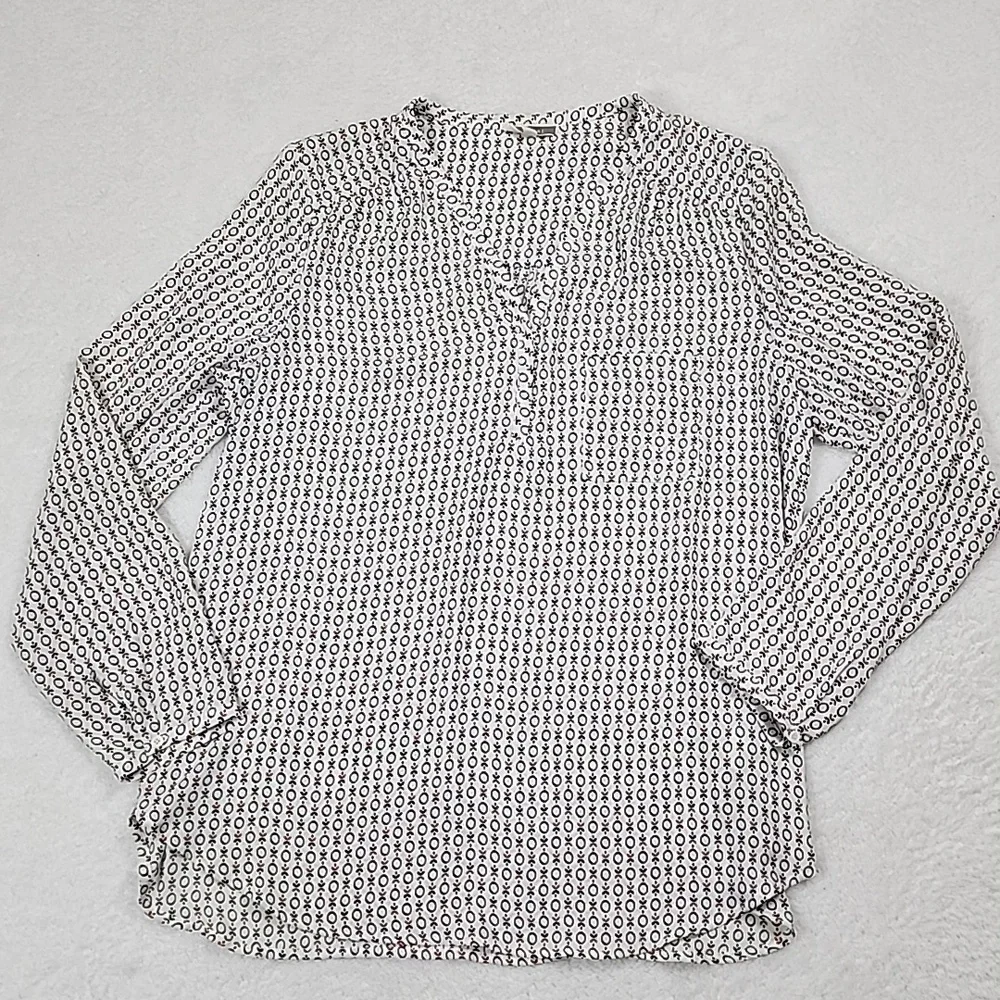 Pleione Long Sleeve All Over Pattern V-Neck Blouse - Picture 2 of 11